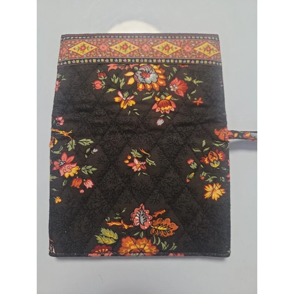 Vera Bradley Black Quilted Floral Wallet ID Display Bi Fold Zipper Change Wrist